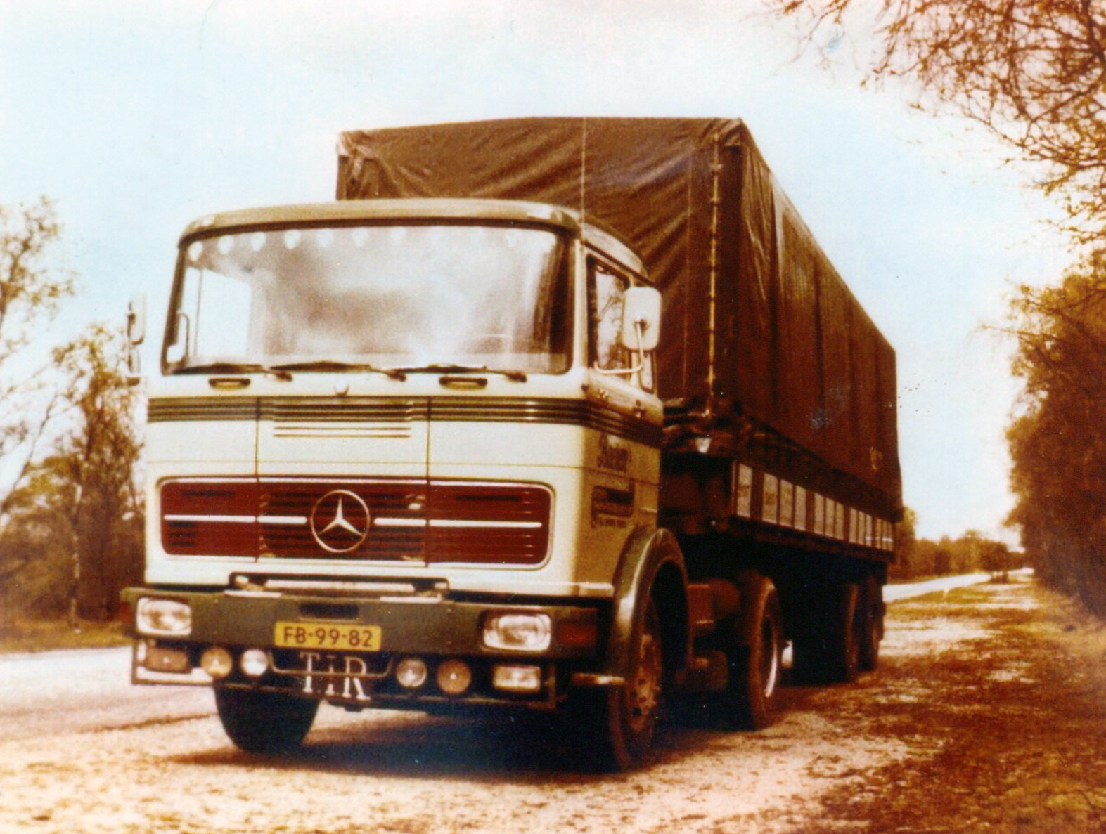 Mercedes  FB-99-82_bewerkt